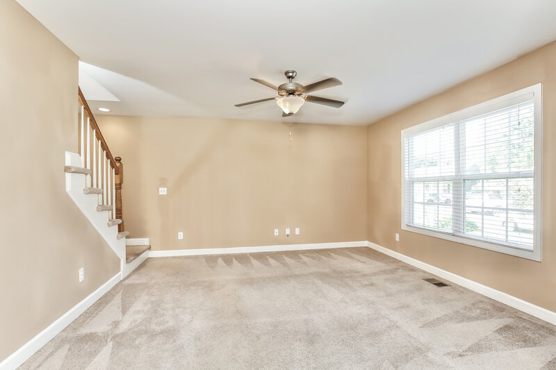 1,650/Mo, 4108 Rev Williams Dr Greensboro, NC 27401 Living Room View 2