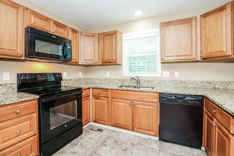 1,650/Mo, 4108 Rev Williams Dr Greensboro, NC 27401 Kitchen View 2
