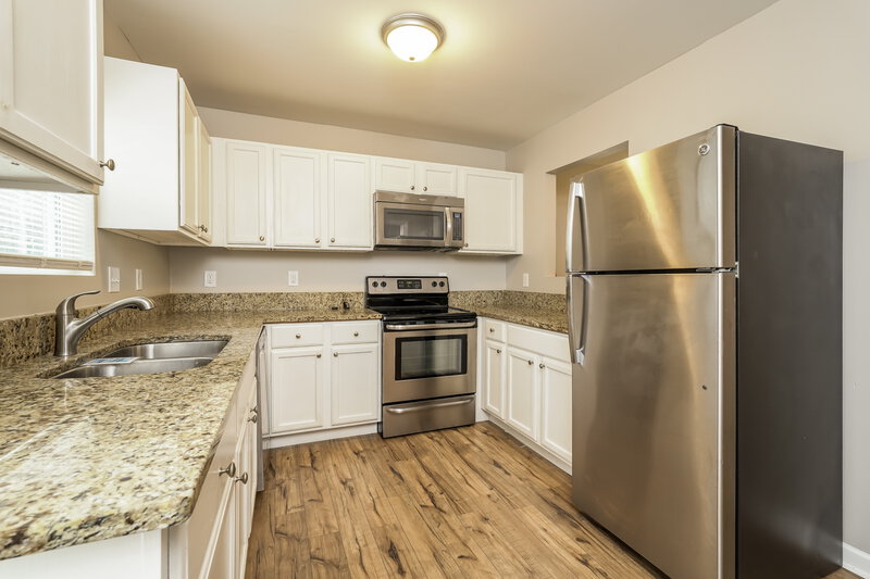 1,905/Mo, 4018 Mountainridge Dr Greensboro, NC 27401 Kitchen View 2