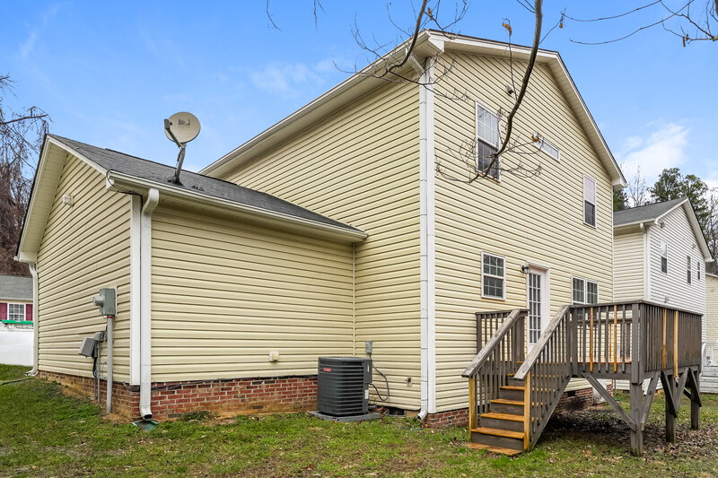 1,905/Mo, 4018 Mountainridge Dr Greensboro, NC 27401 Rear View