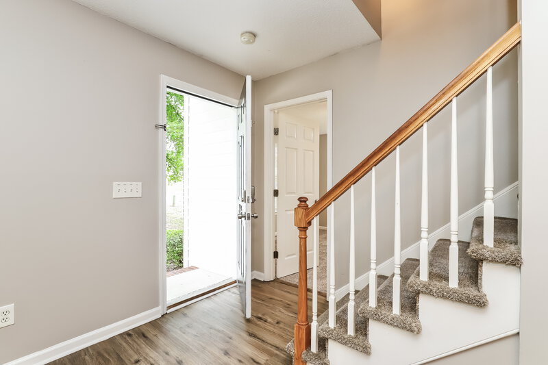 1,815/Mo, 306 Murraylane Rd Greensboro, NC 27405 Foyer View