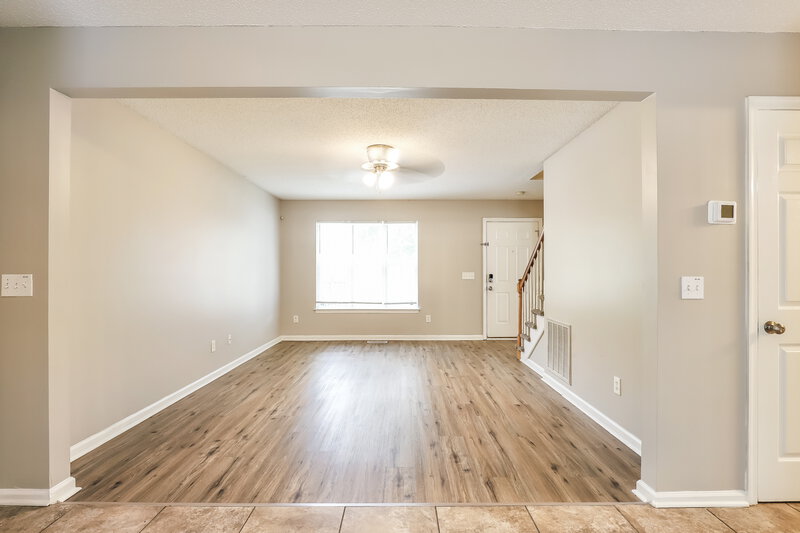 1,815/Mo, 306 Murraylane Rd Greensboro, NC 27405 Living Room View