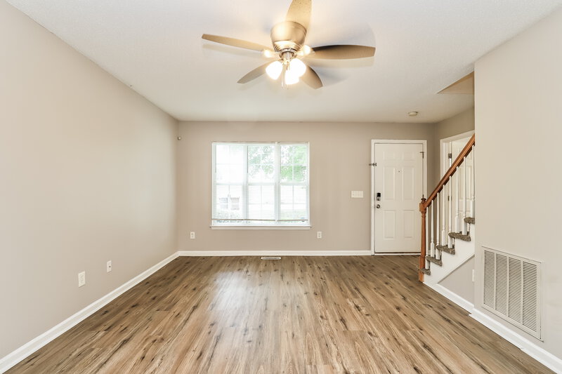 1,815/Mo, 306 Murraylane Rd Greensboro, NC 27405 Living Room View 2