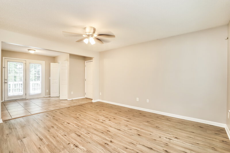 1,815/Mo, 306 Murraylane Rd Greensboro, NC 27405 Living Room View 3