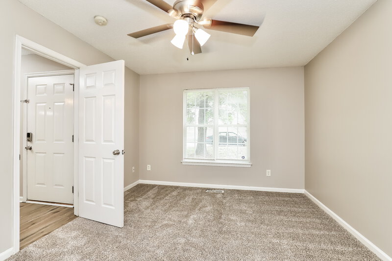 1,815/Mo, 306 Murraylane Rd Greensboro, NC 27405 Main Bedroom View