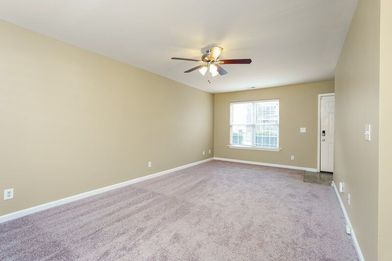 1,650/Mo, 3602 Sherbourne Ln Greensboro, NC 27405 Living Room View 2