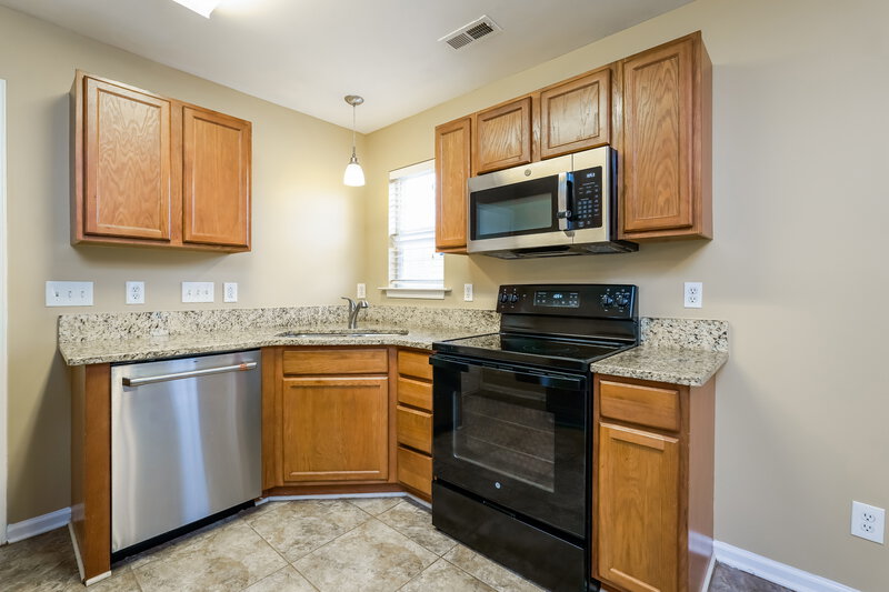1,650/Mo, 3602 Sherbourne Ln Greensboro, NC 27405 Kitchen View