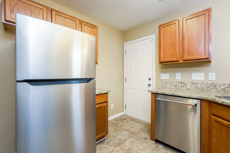 1,650/Mo, 3602 Sherbourne Ln Greensboro, NC 27405 Kitchen View 2