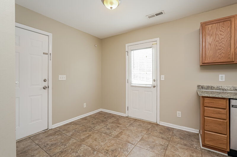 1,600/Mo, 5624 Fairway Forest Dr Winston-Salem, NC 27105 Dining Room View