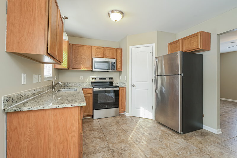 1,600/Mo, 5624 Fairway Forest Dr Winston-Salem, NC 27105 Kitchen View