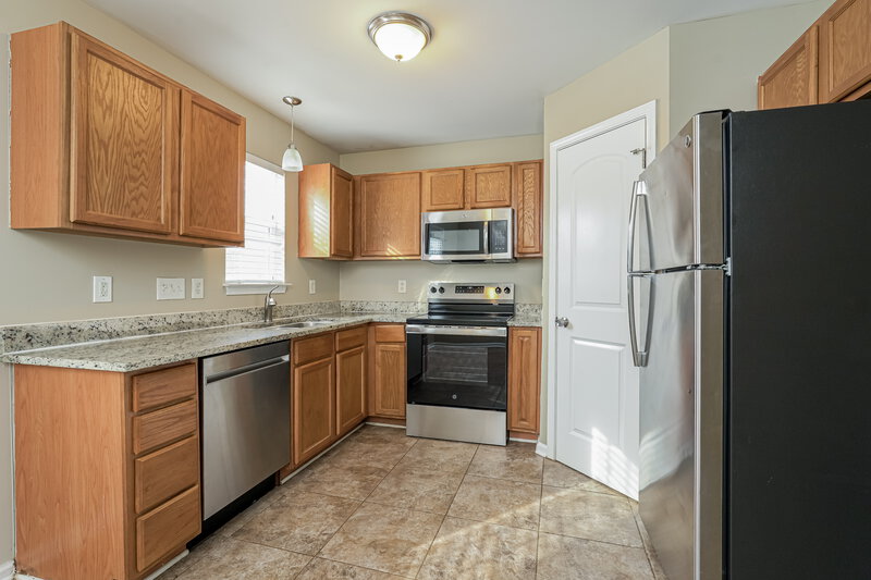 1,600/Mo, 5624 Fairway Forest Dr Winston-Salem, NC 27105 Kitchen View 2