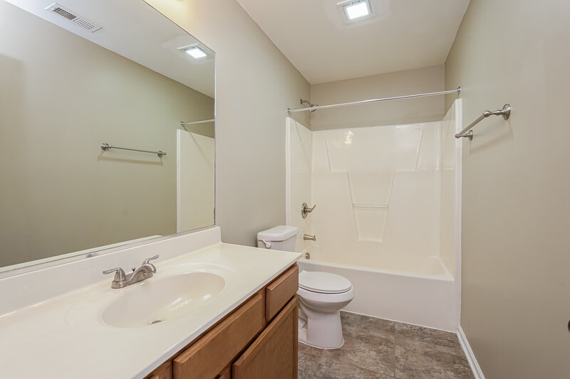 1,600/Mo, 5624 Fairway Forest Dr Winston-Salem, NC 27105 Bathroom View