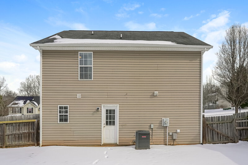 1,600/Mo, 5624 Fairway Forest Dr Winston-Salem, NC 27105 Rear View