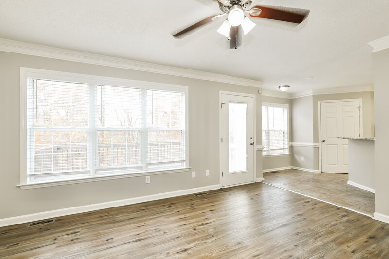 1,945/Mo, 5315 Springhouse Farm Rd Winston-Salem, NC 27107 Living Room View 2