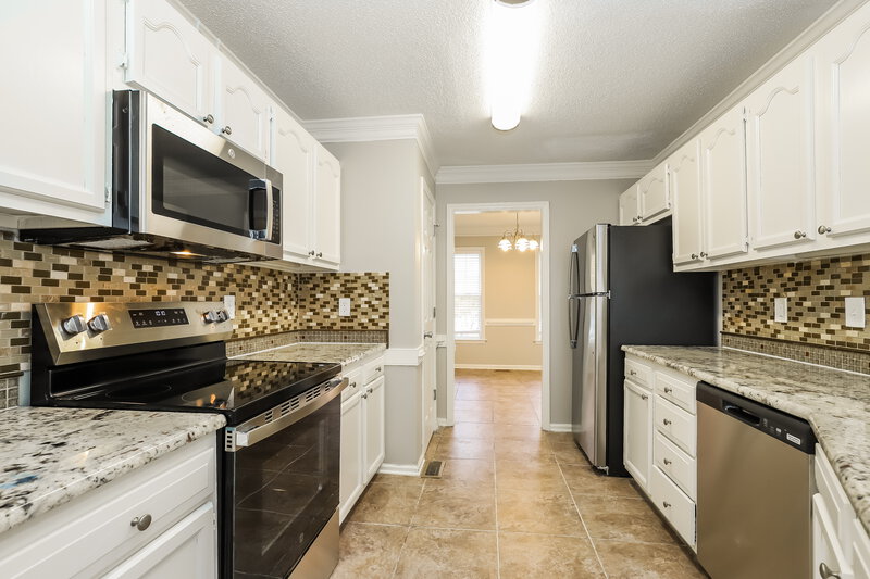 1,945/Mo, 5315 Springhouse Farm Rd Winston-Salem, NC 27107 Kitchen View 2