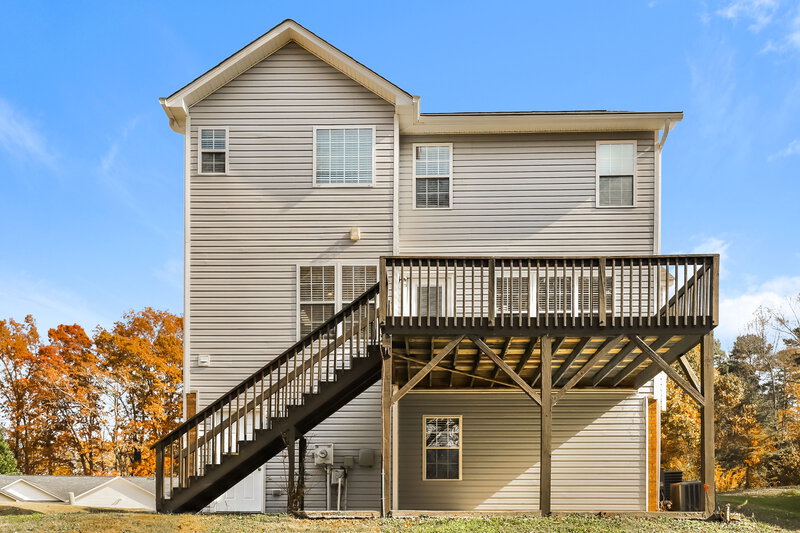 1,945/Mo, 5315 Springhouse Farm Rd Winston-Salem, NC 27107 Rear View