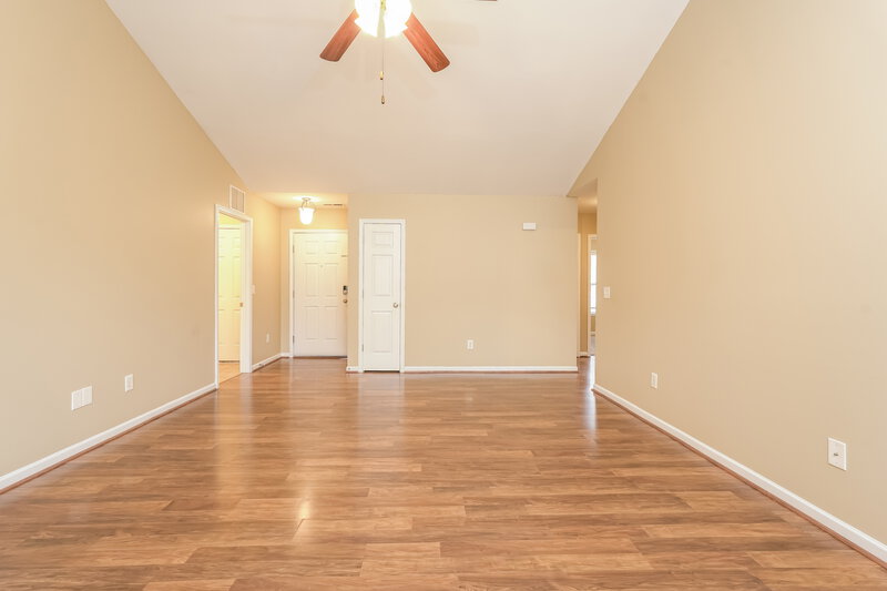 1,670/Mo, 312 Walden Ridge Ct Winston-Salem, NC 27127 Living Room View 2