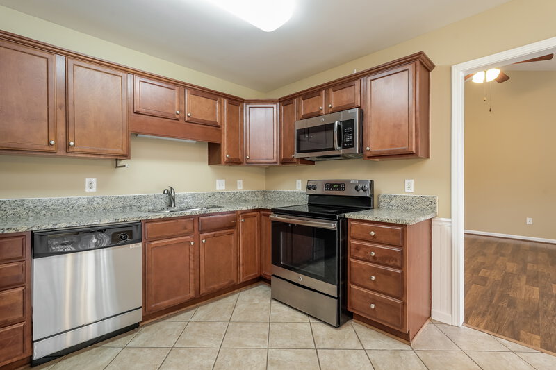 1,670/Mo, 312 Walden Ridge Ct Winston-Salem, NC 27127 Kitchen View 2