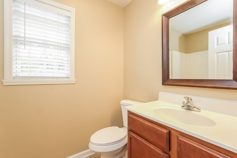 1,670/Mo, 312 Walden Ridge Ct Winston-Salem, NC 27127 Main Bathroom View 3