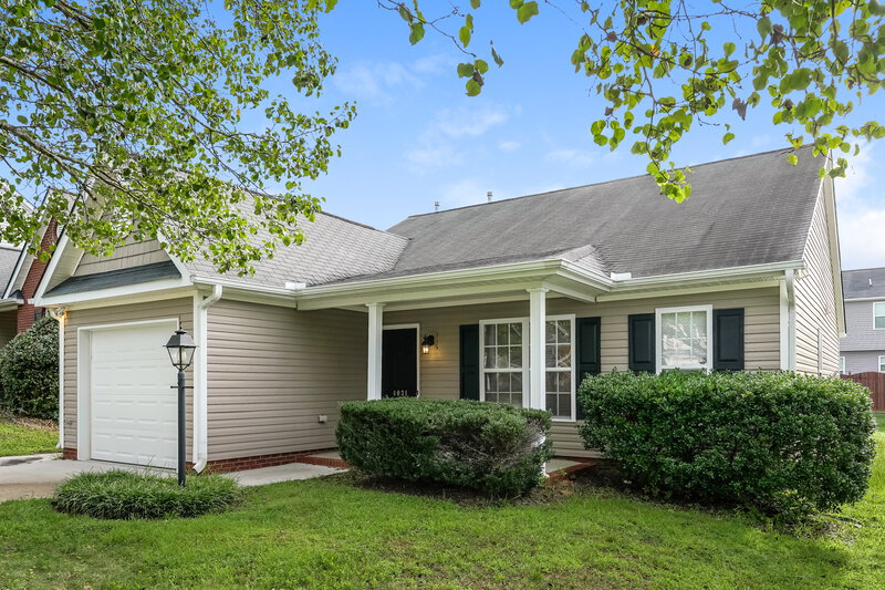 1,725/Mo, 4031 Village Park Ct Winston-Salem, NC 27127 Front View