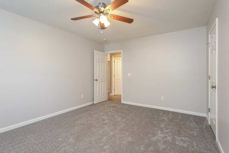 1,725/Mo, 4031 Village Park Ct Winston-Salem, NC 27127 Main Bedroom View