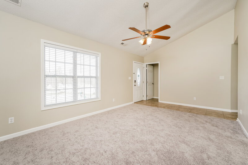 1,470/Mo, 4655 Beckel Rd Winston-Salem, NC 27127 Living Room View