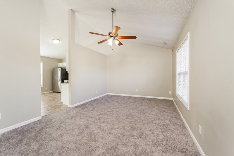 1,470/Mo, 4655 Beckel Rd Winston-Salem, NC 27127 Living Room View 2