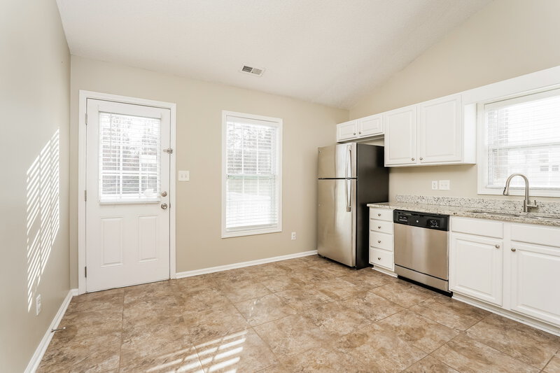 1,470/Mo, 4655 Beckel Rd Winston-Salem, NC 27127 Kitchen View 2