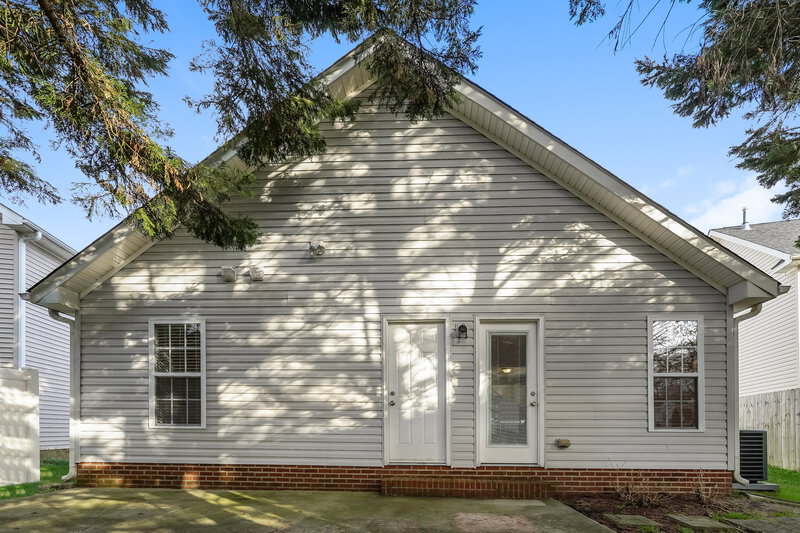 2,750/Mo, 6129 Birkdale Dr High Point, NC 27265 Rear View
