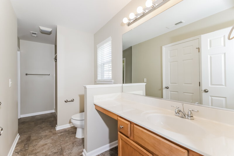 1,760/Mo, 5798 Misty Hill Circle Clemmons, NC 27012 Main Bathroom View