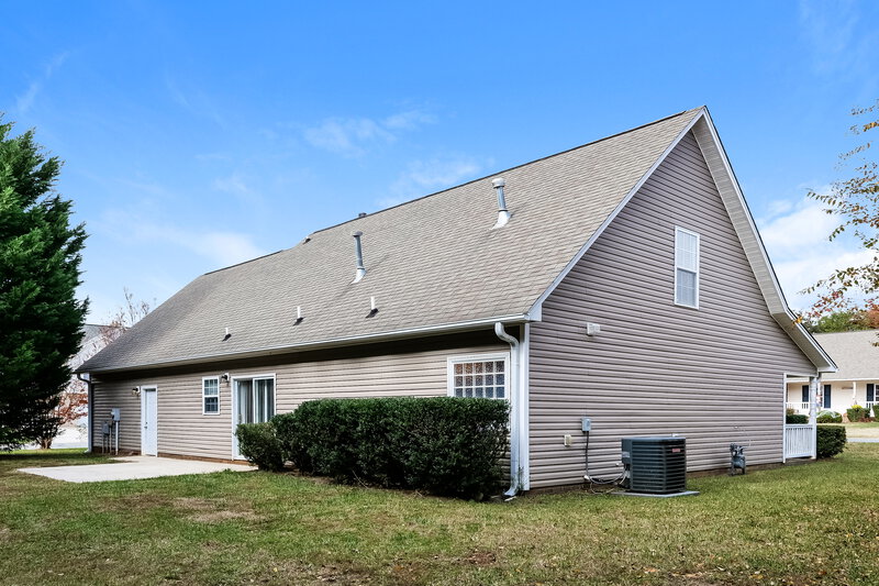 1,755/Mo, 880 Trillium Ln Winston-Salem, NC 27127 Rear View 2