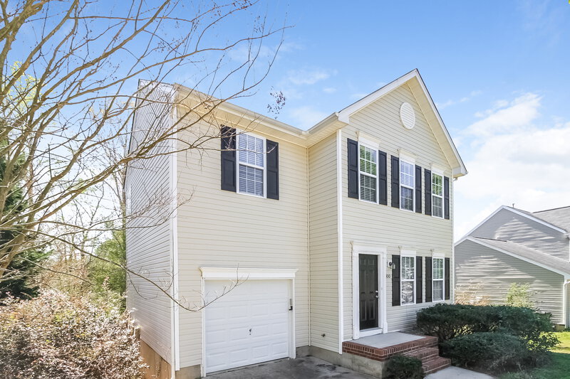 2,020/Mo, 300 Creekview Dr Kernersville, NC 27284 Front View 2