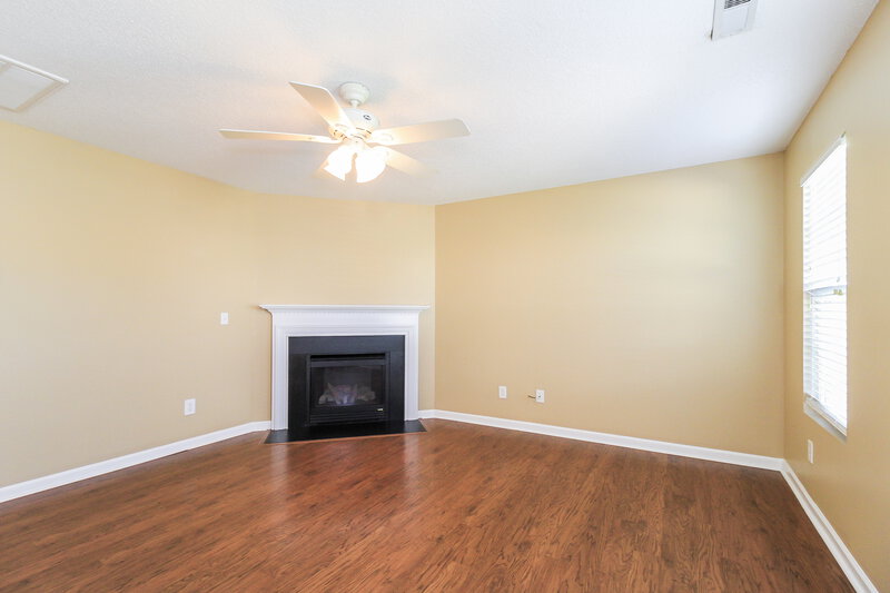 2,020/Mo, 300 Creekview Dr Kernersville, NC 27284 Living Room View