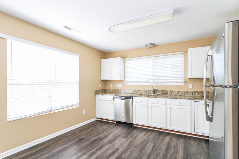2,020/Mo, 300 Creekview Dr Kernersville, NC 27284 Kitchen View 2