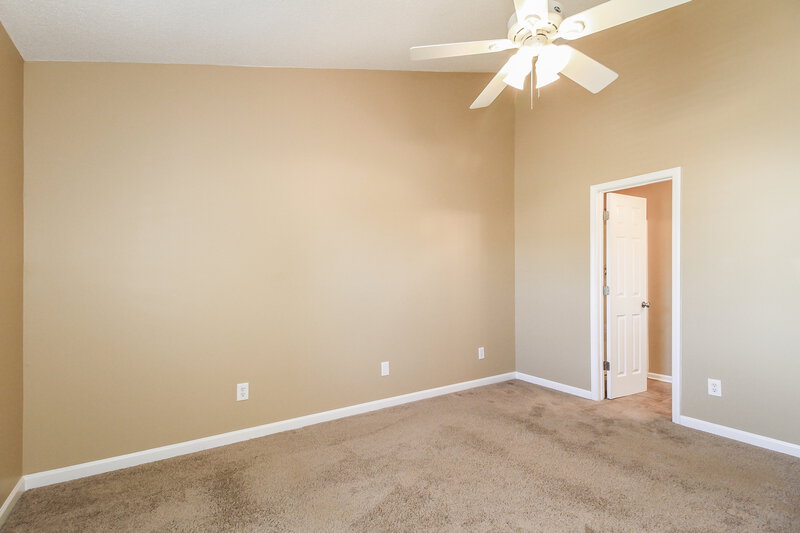 2,020/Mo, 300 Creekview Dr Kernersville, NC 27284 Master Bedroom View 3