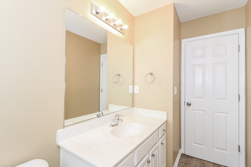 2,020/Mo, 300 Creekview Dr Kernersville, NC 27284 Bathroom View 3
