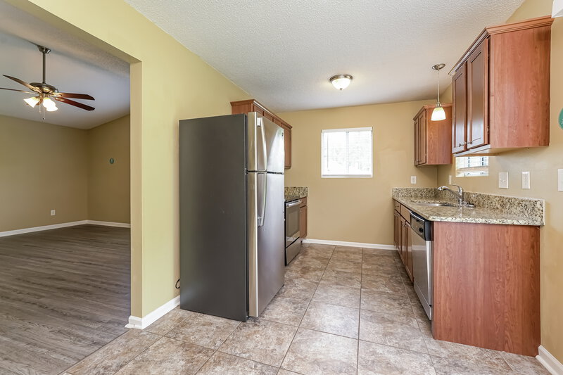 1,760/Mo, 2650 Stratford Lake Rd Winston-Salem, NC 27103 Kitchen View 2