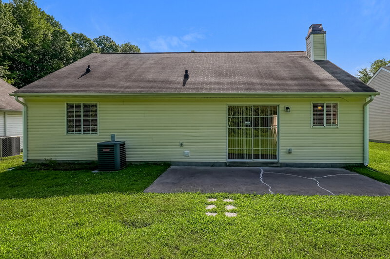 1,760/Mo, 2650 Stratford Lake Rd Winston-Salem, NC 27103 Rear View