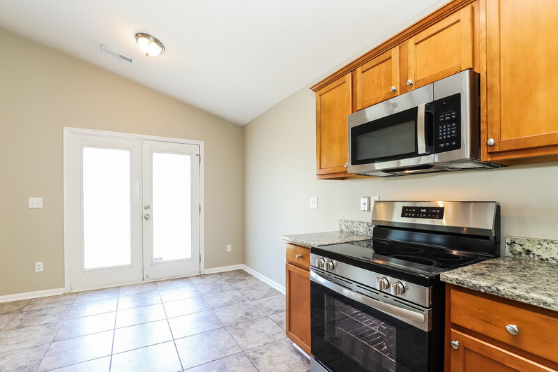 1,855/Mo, 4412 Gray Wolf Way Greensboro, NC 27406 Kitchen View 2
