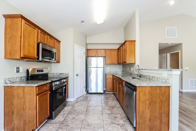 1,855/Mo, 4412 Gray Wolf Way Greensboro, NC 27406 Kitchen View 3