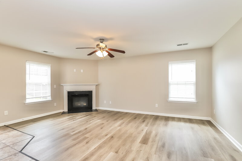 2,180/Mo, 419 Hancock Dr Kernersville, NC 27284 Family Room View