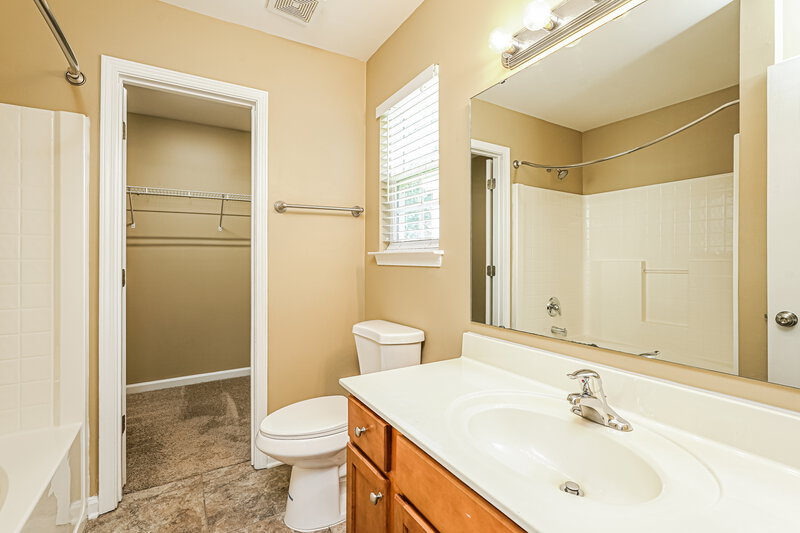 1,775/Mo, 3644 Thornaby Circle Winston-Salem, NC 27107 Main Bathroom View
