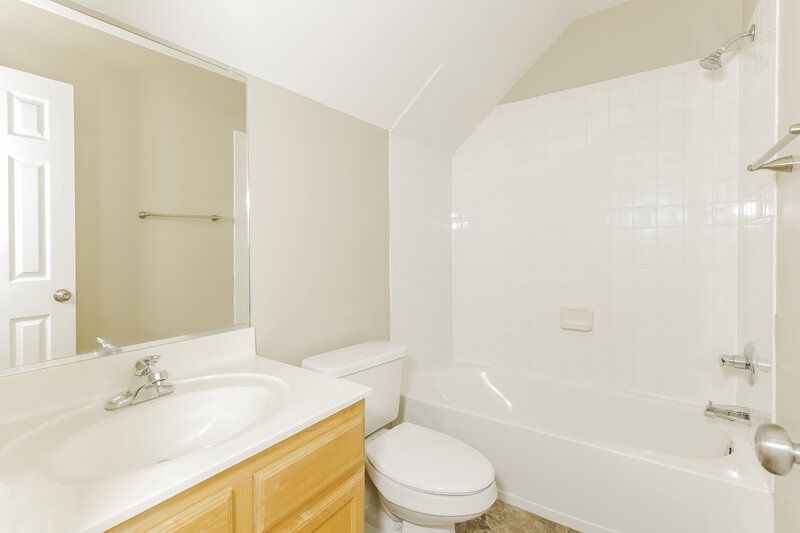 1,575/Mo, 1650 Sandersted Village Circle Winston-Salem, NC 27103 Bathroom View