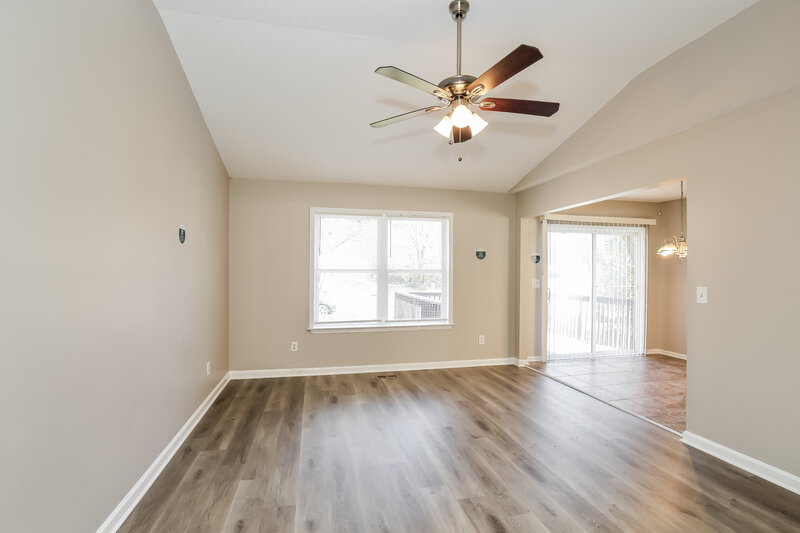 1,760/Mo, 301 Oferrell St Greensboro, NC 27405 Living Room View