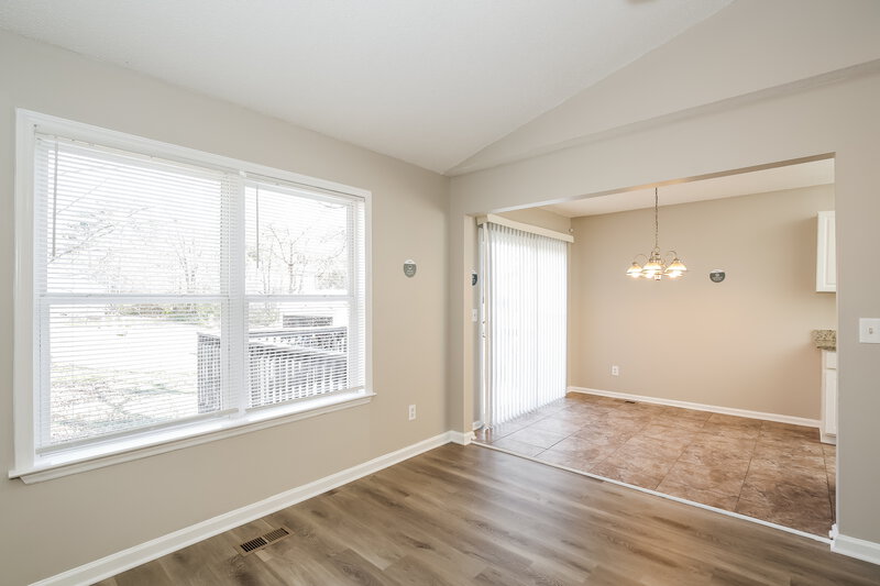 1,760/Mo, 301 Oferrell St Greensboro, NC 27405 Living Room View 2