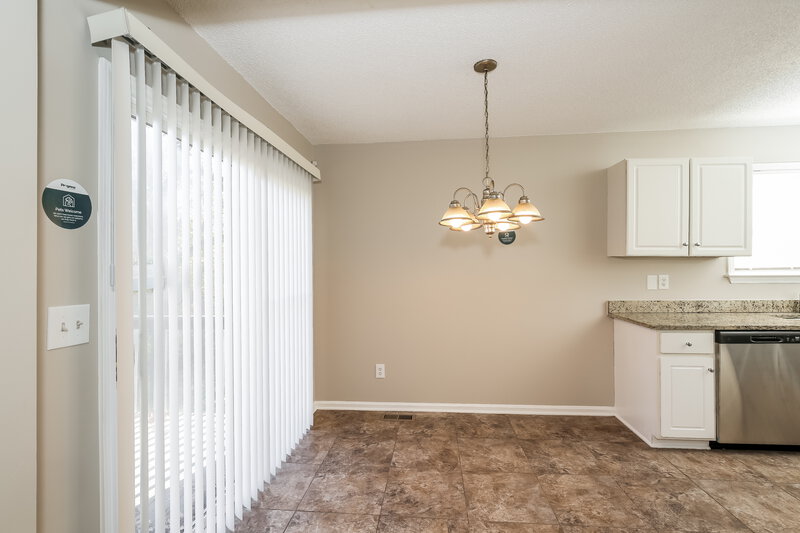 1,760/Mo, 301 Oferrell St Greensboro, NC 27405 Dining Room View 2