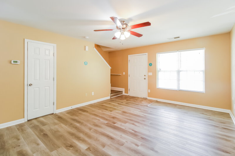 1,975/Mo, 4020 Mountainridge Dr Greensboro, NC 27401 Front Entrance View