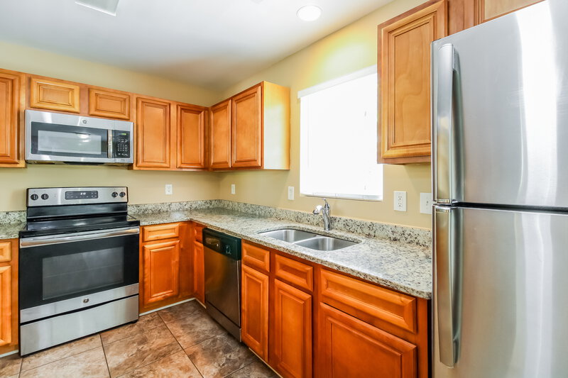 1,975/Mo, 4020 Mountainridge Dr Greensboro, NC 27401 Kitchen View 2