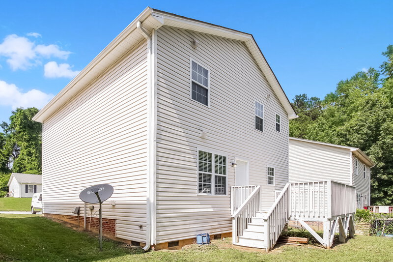 1,975/Mo, 4020 Mountainridge Dr Greensboro, NC 27401 Rear View