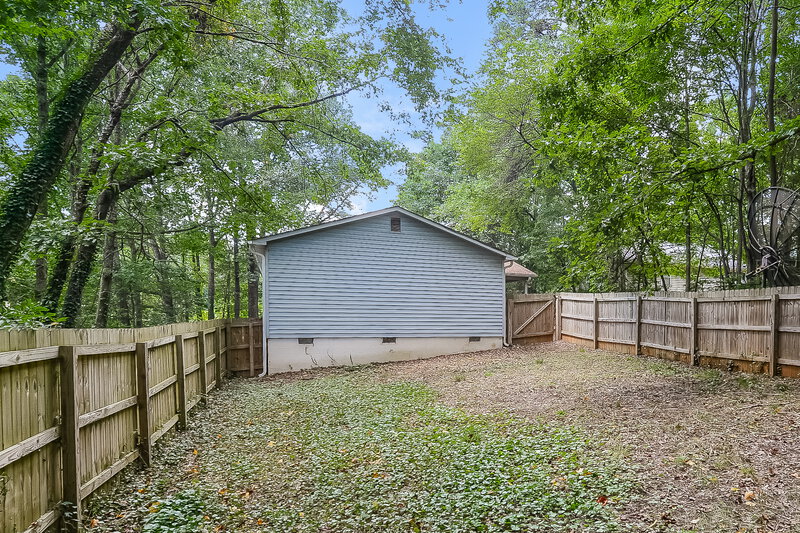 1,375/Mo, 4141 Macarthur St Winston-Salem, NC 27107 Rear View 2